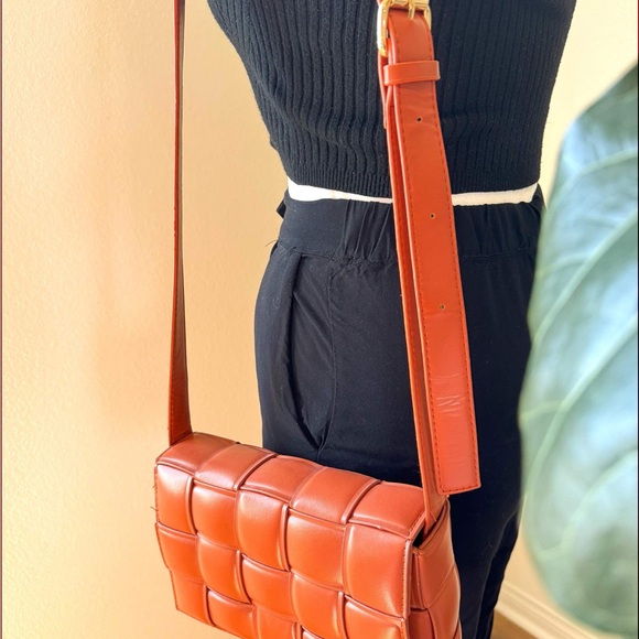 Woven Grid Faux Leather Shoulder Bag - Picture 2 of 8